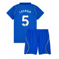 Billiga Chelsea Maxence Lacroix #5 Barnkläder Hemma fotbollskläder till baby 2026-27 Kortärmad (+ Korta byxor)
